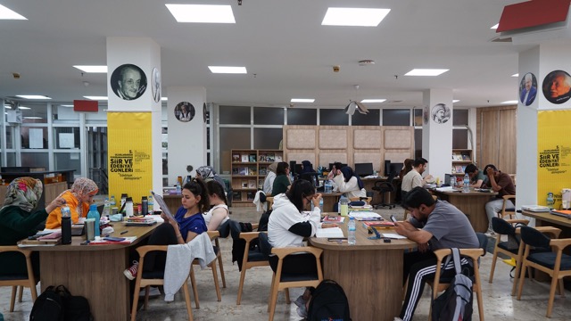 Sınavlara Büyükşehir’in Kütüphanelerinde Hazırlanıyorlar