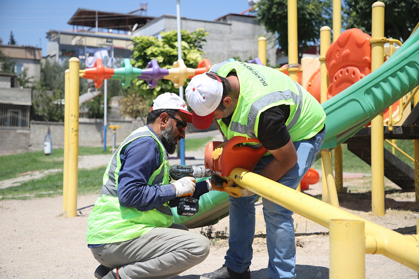 Dulkadiroğlu’nun Yeşil Alanlarında Yaz Temizliği Tamamlandı