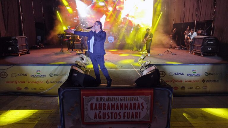 Geleneksel Ağustos Fuarı’nda Bayhan Fırtınası