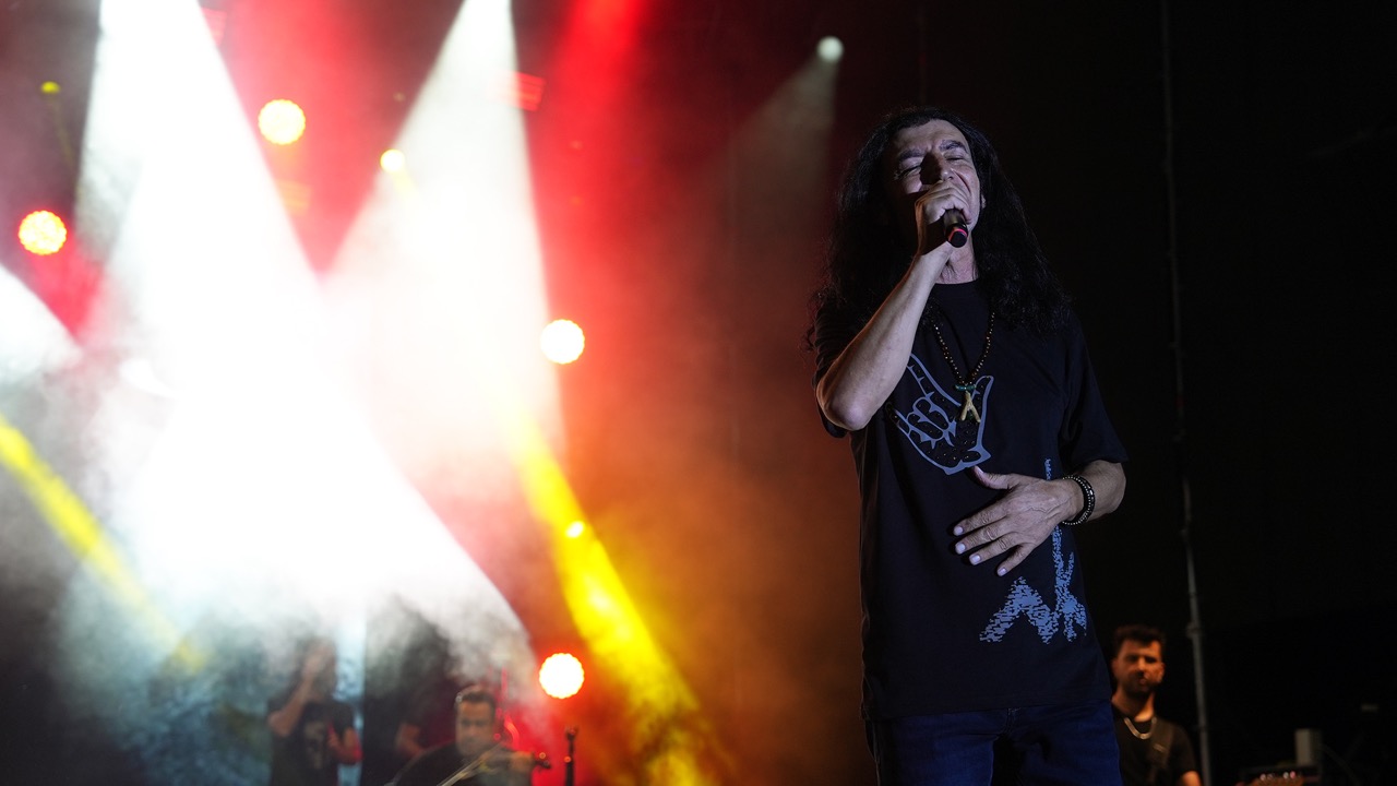 Murat Kekilli Ağustos Fuarı’nda Sahne Aldı, KAFUM Dev Bir Koroya Dönüştü