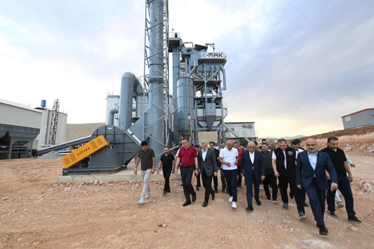 Görgel ve Kirişci, Kuzey İlçelerin Yol Ağına Güç Katacak Tesiste İncelemelerde Bulundu