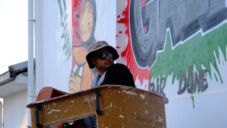 Onikişubat Belediyesi, Filistin temalı grafitilerle trafoları vicdan anıtına dönüştürdü