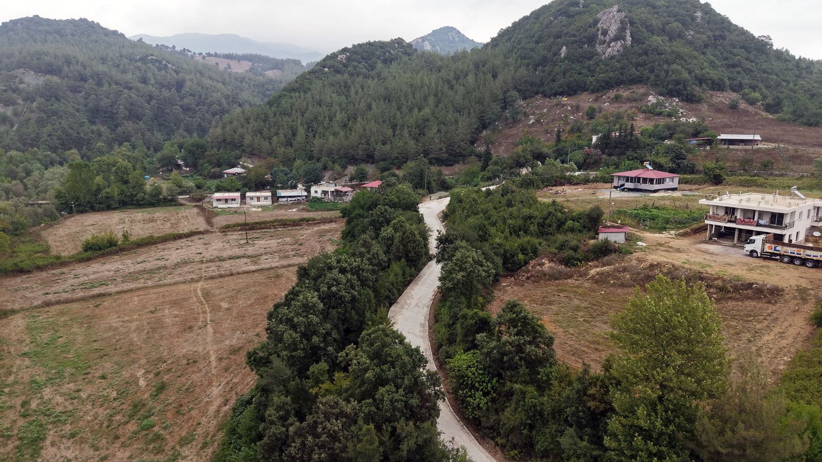 Büyükşehir’den Andırın Kırsalına 10 Bin Metrekare Kilit Parke
