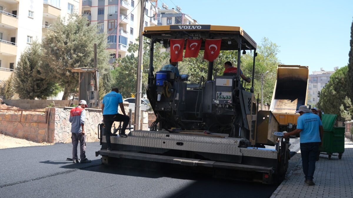 Onikişubat Belediyesi’nden Şehit Abdullah Çavuş Mahallesi’ne 5 bin ton asfalt