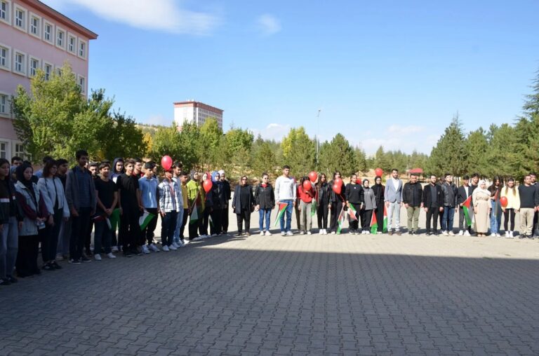 Afşin Sağlık Yüksekokulu Öğrencilerinden Filistin ve Doğu Türkistan’a Destek