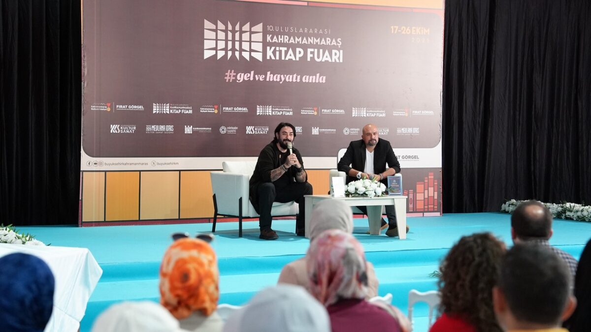 Kitap Fuarı, İkinci Gününde Batı ve Toytok Söyleşisiyle Devam Etti