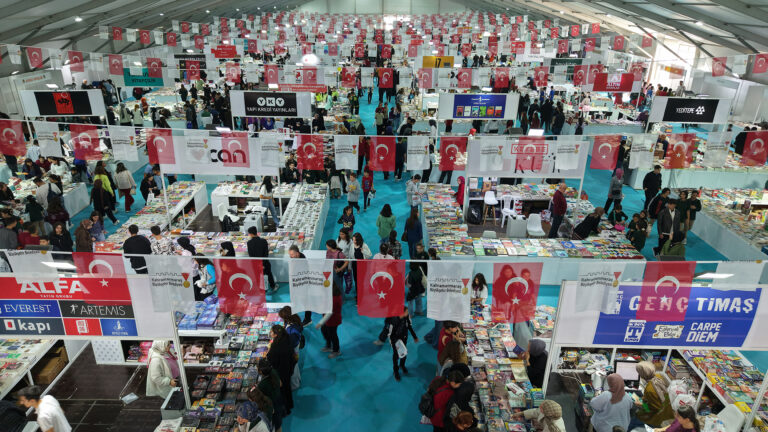 10. Uluslararası Kahramanmaraş Kitap Fuarı Türkiye’de İlki Gerçekleştirdi…