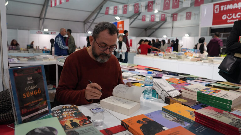Güray Sürgü, KAFUM’da Kitapseverlerle Buluştu