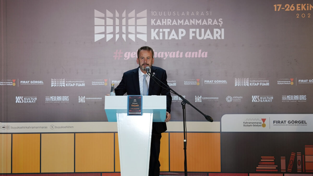 AYM Üyesi Kenan Yaşar, Kitap Fuarı’nda Hukuk ve Edebiyat İlişkisini Ele Aldı