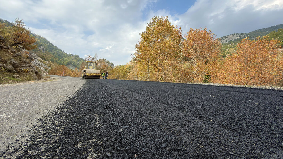 Andırın’a Ulaşımı 20 Kilometre Kısaltan Arterde Son Çalışmalar Yapılıyor