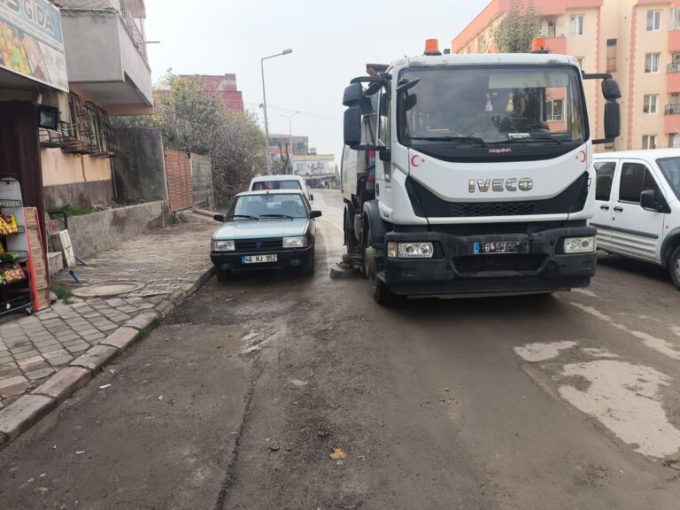 Dulkadiroğlu Belediyesi, Umut Konteyner Kent Ve İlçe Genelinde Temizlik Çalışmalarını Sürdürüyor