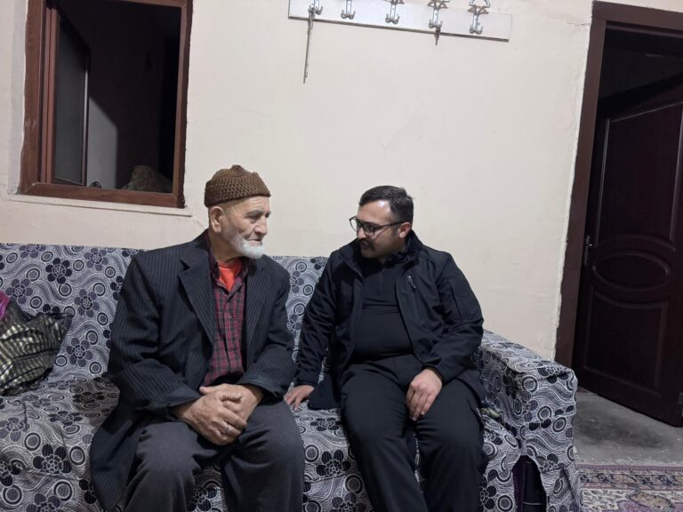 Aksu TV’deki Duygu Yüklü Görüntülerin Kahramanı Kerim Ali Amca’ya Şahbaz Derneği’nden Ziyaret