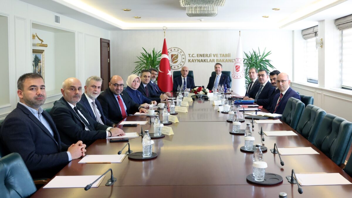 Kahramanmaraş Heyetinden Enerji ve Tabii Kaynaklar Bakanı Bayraktar’a Ziyaret