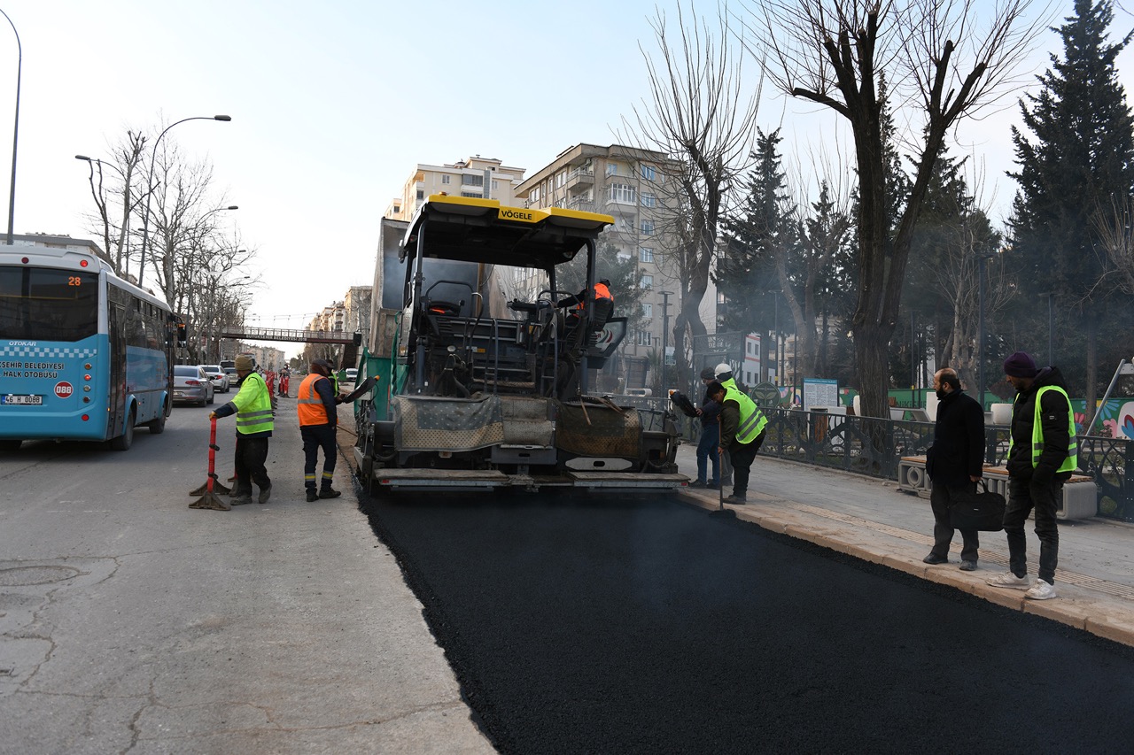 Yol Konforu İçin Asfalt Mesaisi Hız Kesmeden Sürüyor