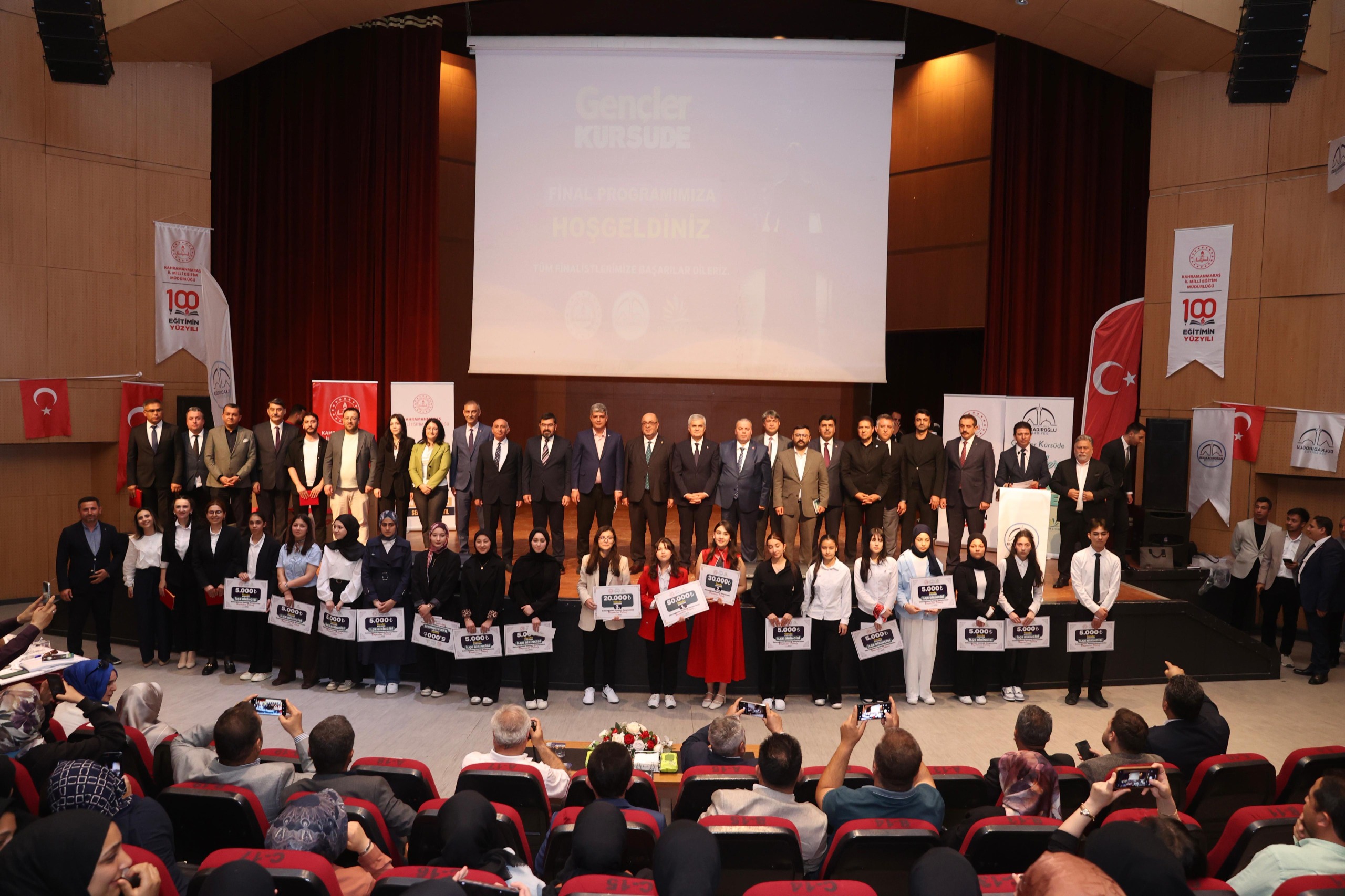 Gençler Kürsüde Projesi İl Finali Yoğun Katılımla Gerçekleşti