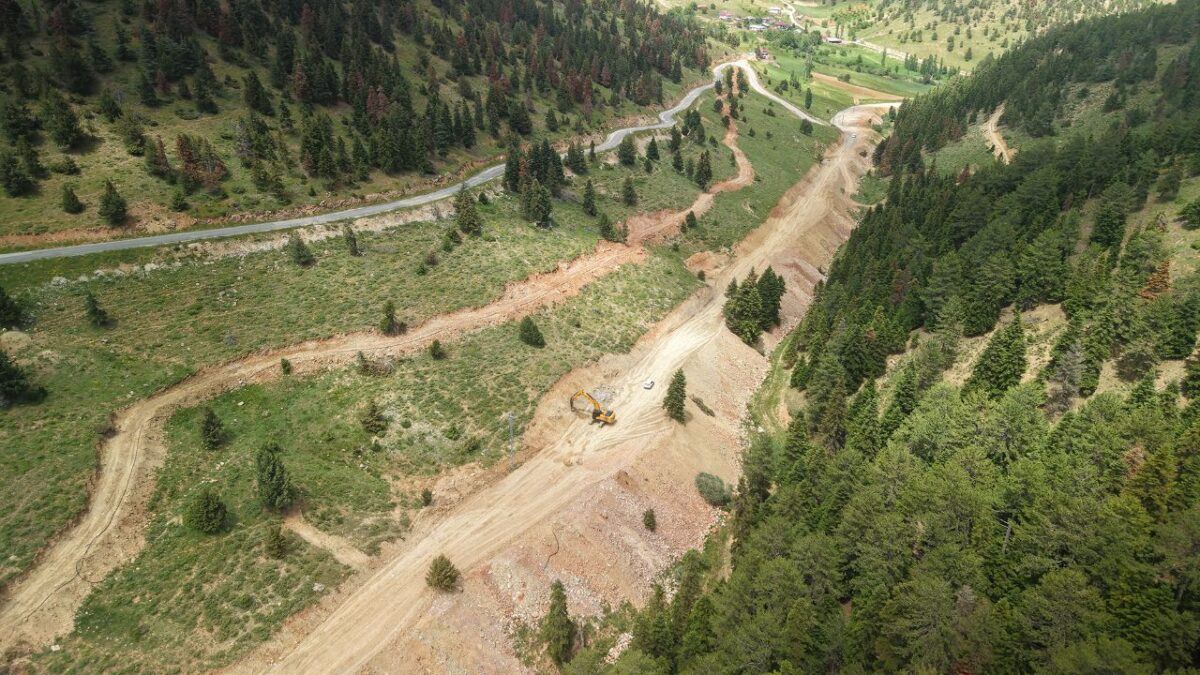 Büyükşehir’den Göksun’da Ulaşım Atağı; Grup Yolları Yenileniyor, Yeni Arterler Açılıyor