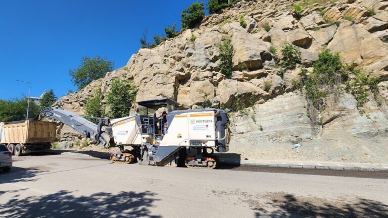 Andırın’ın Ana Arteri Göksun Caddesi Baştan Sona Yenileniyor