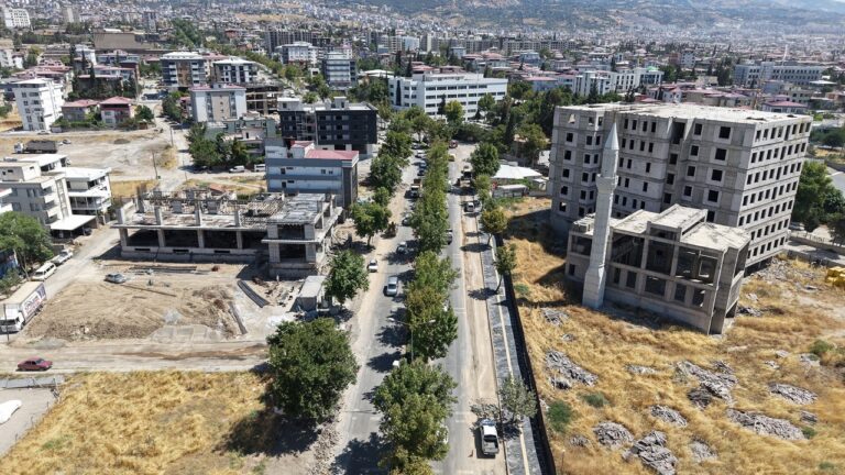 Büyükşehir, Dulkadiroğlu Lütfi Köker Bulvarı’nda Dönüşüm Başlattı