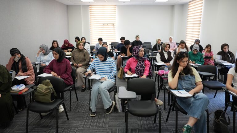 Pusula Maraş ile Gençlerin Akademik Gelişimine Destek