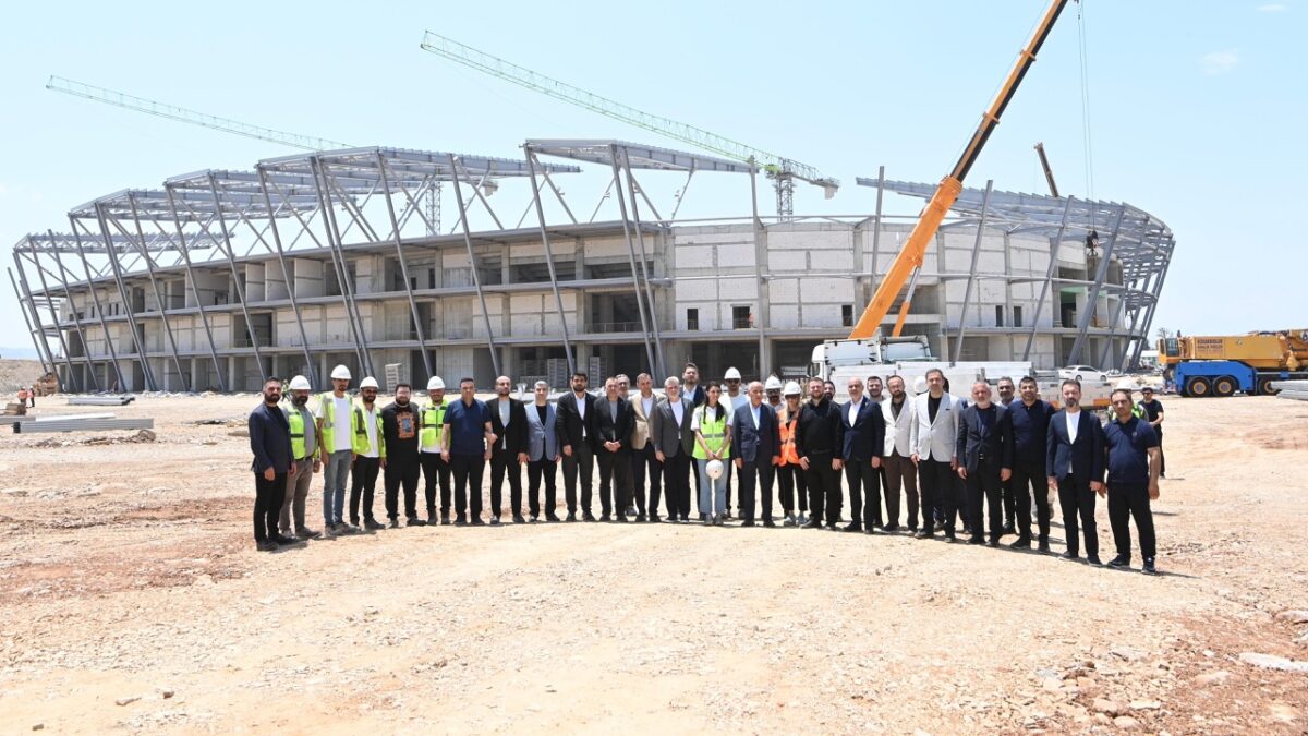 Kahramanmaraş Stadyumu Yükseliyor