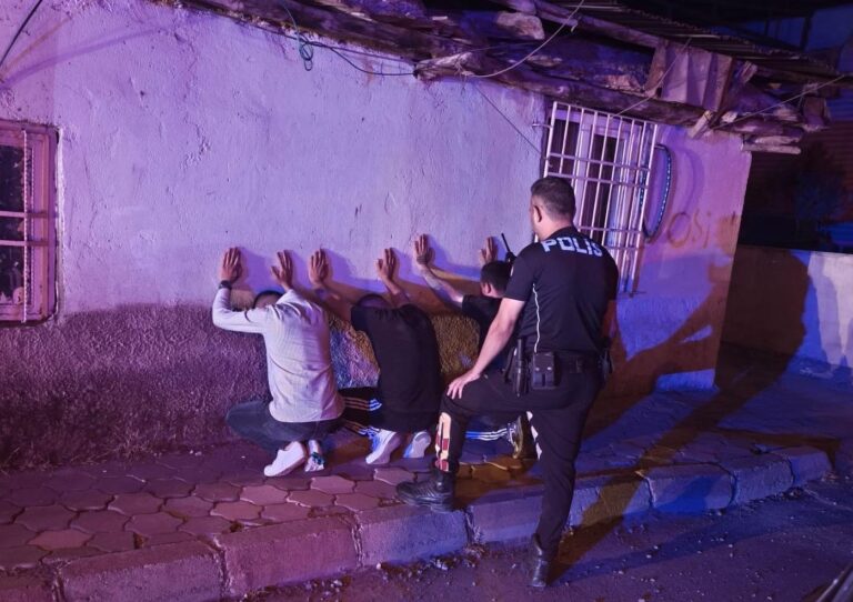 Kahramanmaraş Onikişubat’ta Yunus timlerinden kaçamadılar