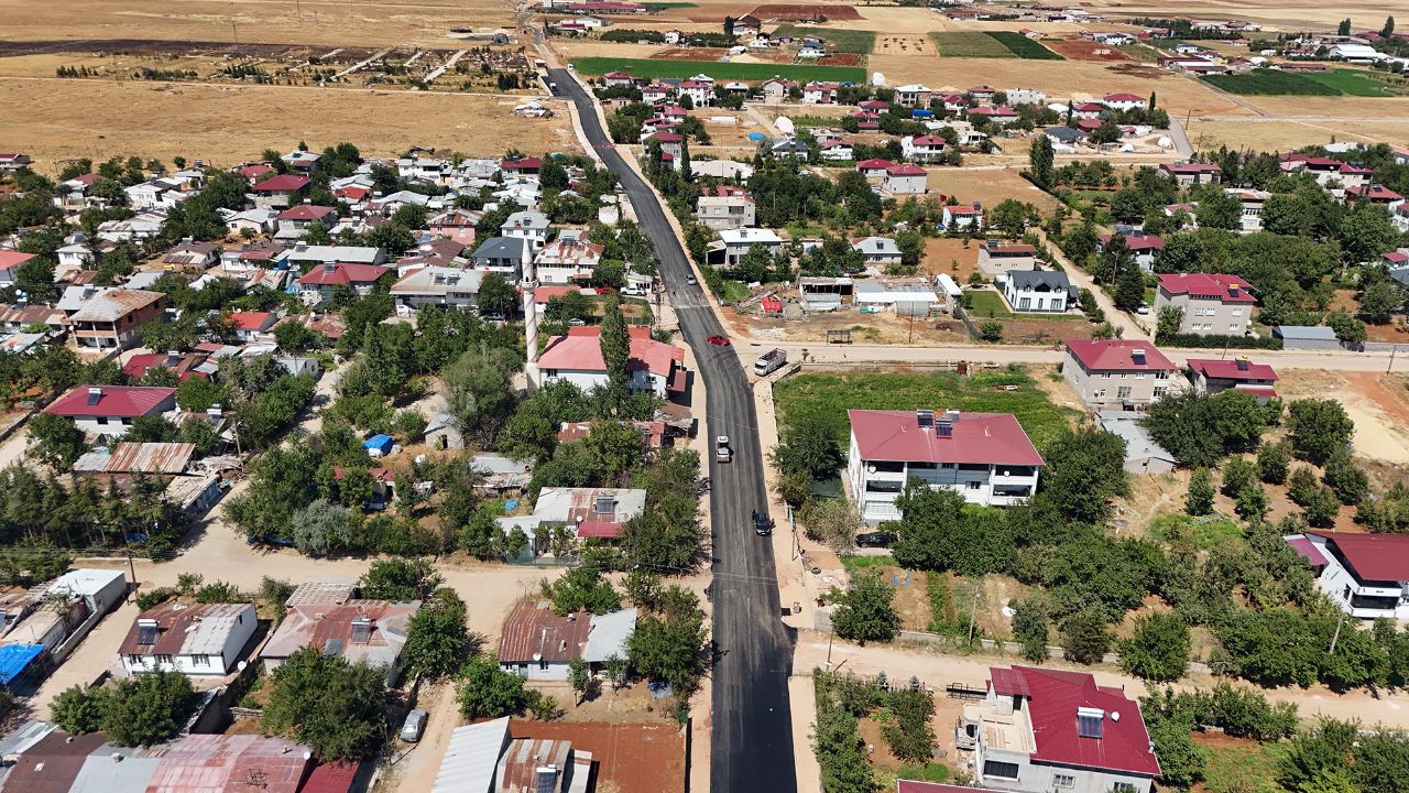 Büyükşehir’den Afşin’de Ulaşımı İyileştirecek Bir Asfalt Yatırımı Daha