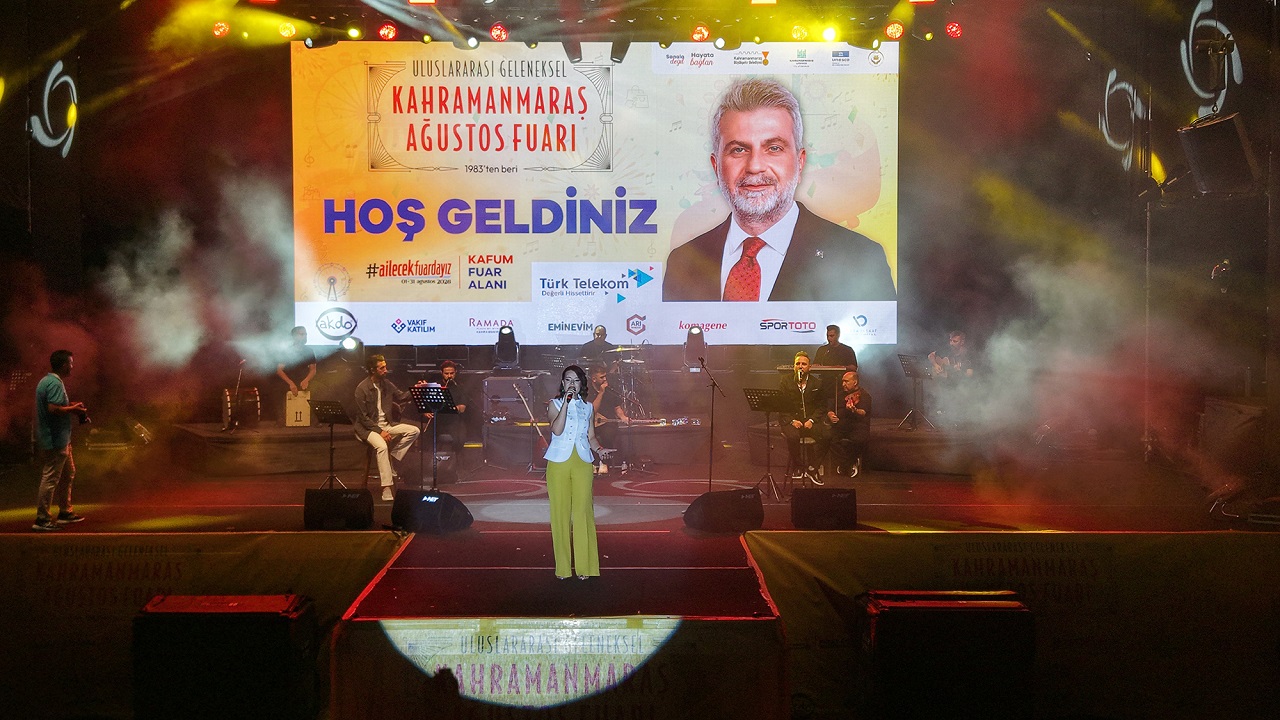 Geleneksel Ağustos Fuarı’nda Türkü ve Şiir Aynı Ezgilerde Buluştu