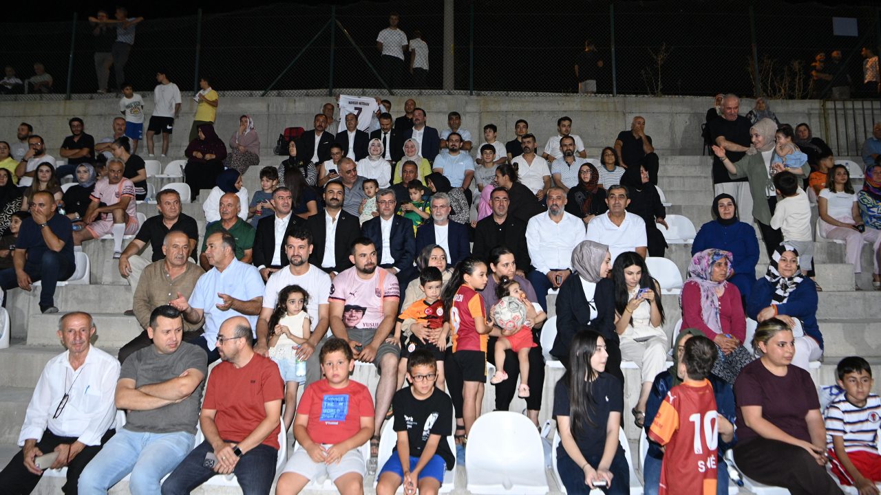 Başkan Görgel, Yusuf Tarık Gül Anısına Düzenlenen Futbol Turnuvasına Katıldı