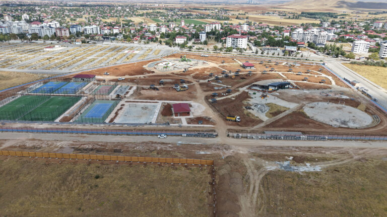 Büyükşehir, Afşin Millet Bahçesi’ndeki Dönüşümü Tamamlıyor