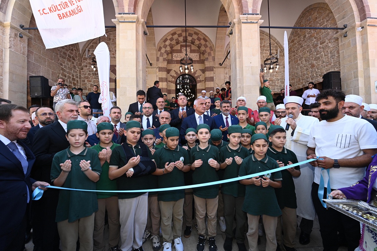 Asırlık 5 Camii Restorasyonun Ardından Yeniden İbadete Açıldı