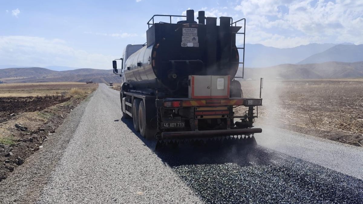 Büyükşehir’den Göksun Kırsalında Ulaşımı İyileştiren Yol Çalışması
