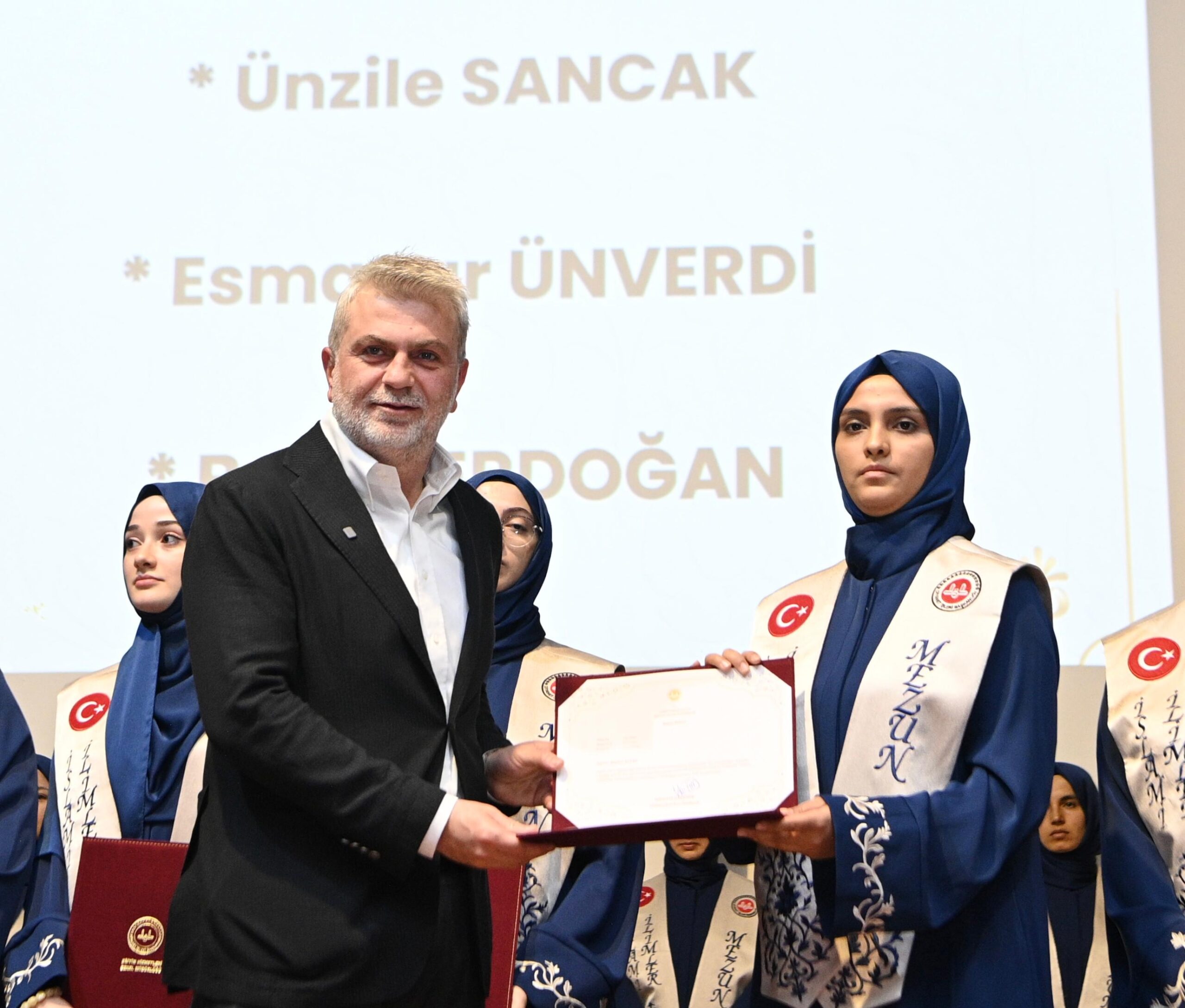 Başkan Görgel, 70 Hafızın Mezuniyet Sevincine Ortak Oldu