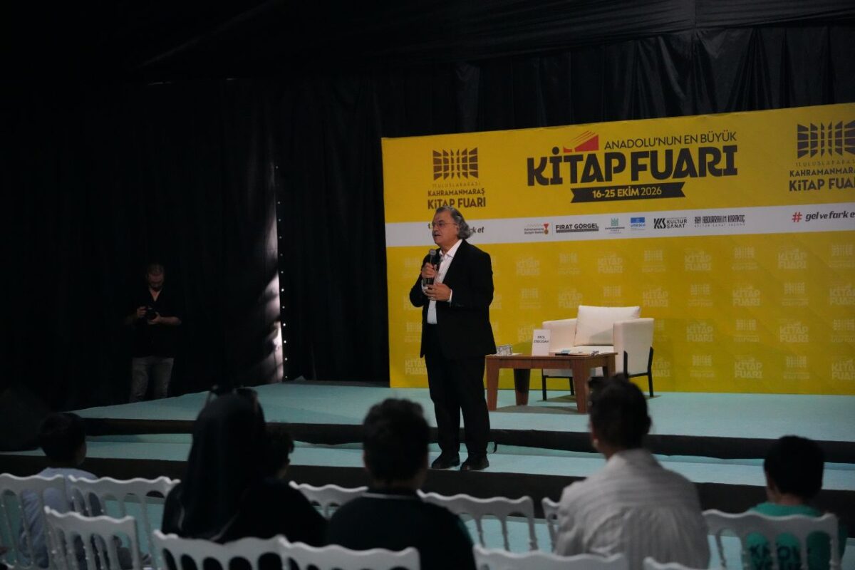 Erol Erdoğan’dan Kitap Fuarı’nda Yazma ve Okuma Üzerine Söyleşi