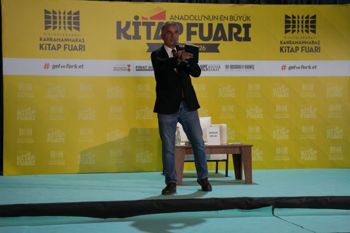 Usta Gazeteci Hakan Çelik, Kitap Fuarı’nda Gençlere Seslendi