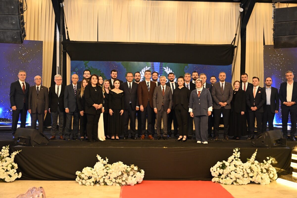 KASİAD Ödülleri’nde Kahramanmaraş’a Değer Katan İsimler Ödüllendirildi