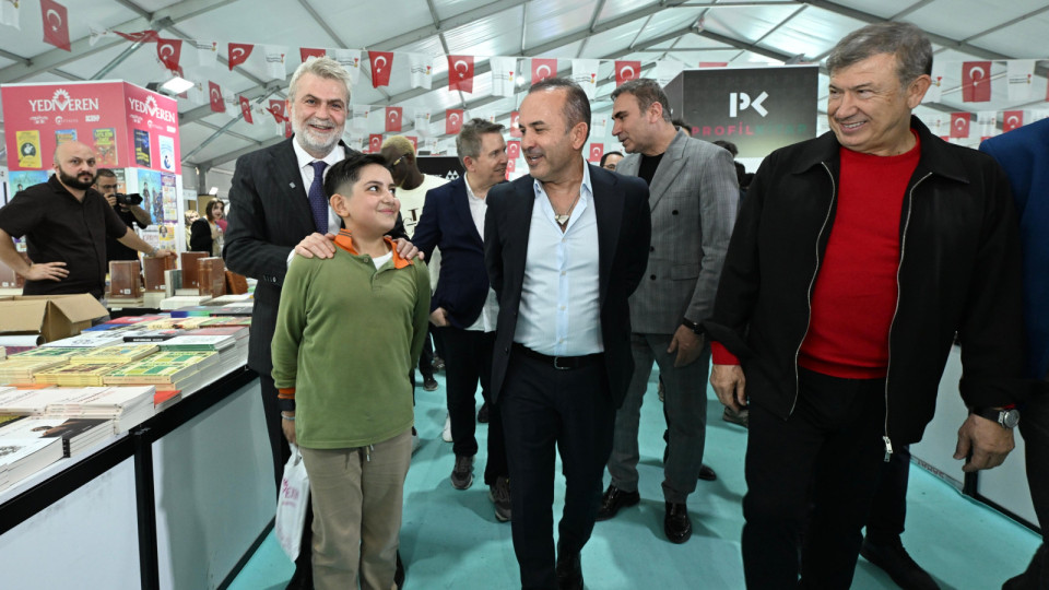 Futbol Efsaneleri Kitap Fuarı’nda Kahramanmaraşlılarla Buluştu