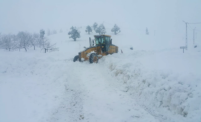 Kahramanmaraş’ta karla mücadele sürüyor