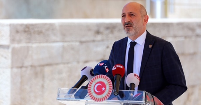 Ali Öztunç ‘Öğrencileri kaderiyle oynamış olmuyor musunuz’