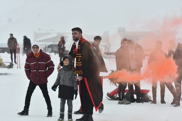 Yedikuyular’da kostümlerle yarıştılar!