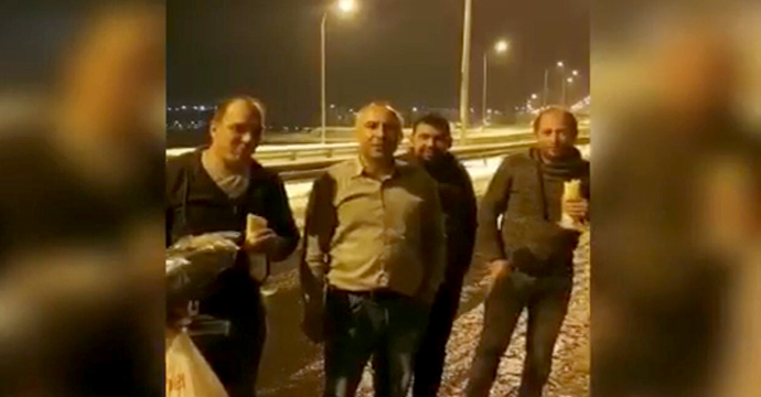 Kahramanmaraş’ta tır şoförlerine Büyükşehir Belediyesi yardım etti!