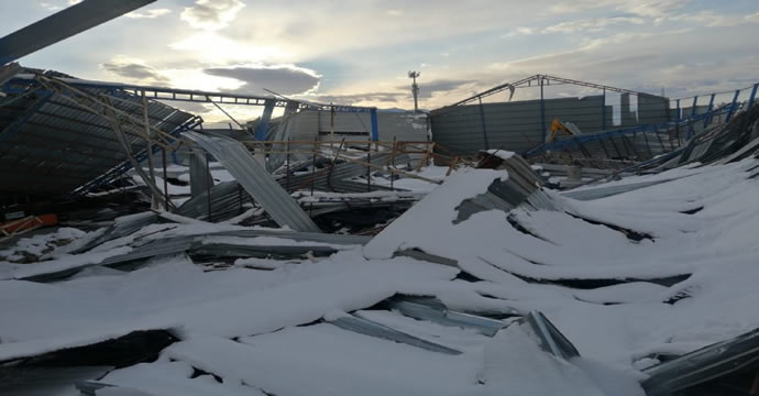 Kahramanmaraş’ta fabrikanın çatısı çöktü!