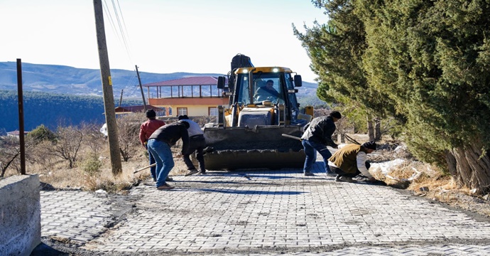 Dulkadiroğlu’nda parke çalışması devam ediyor