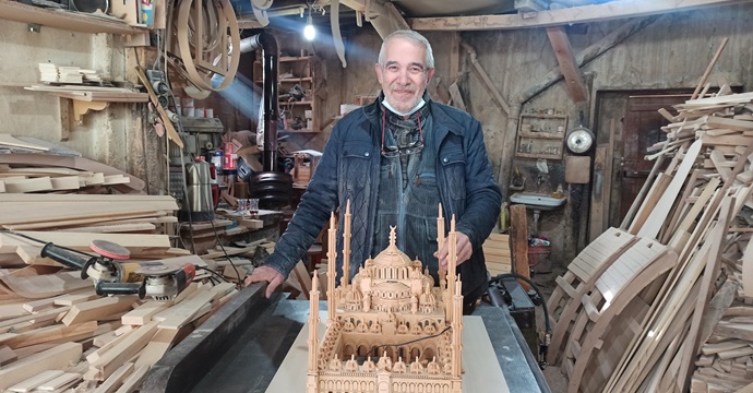Kahramanmaraş’ta ahşap ustası  Sultanahmet Camii’nin maketini yaptı!