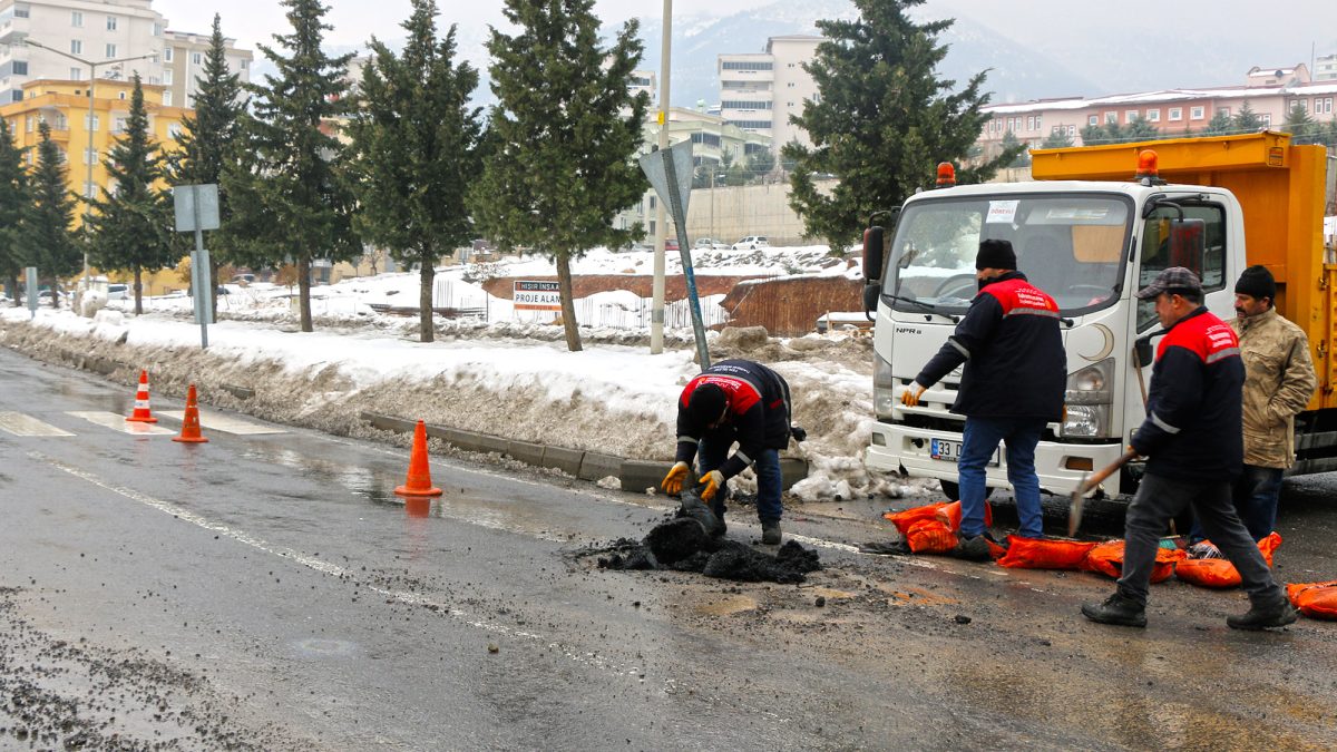 Büyükşehir Belediyesi tüm ekibiyle sahada!
