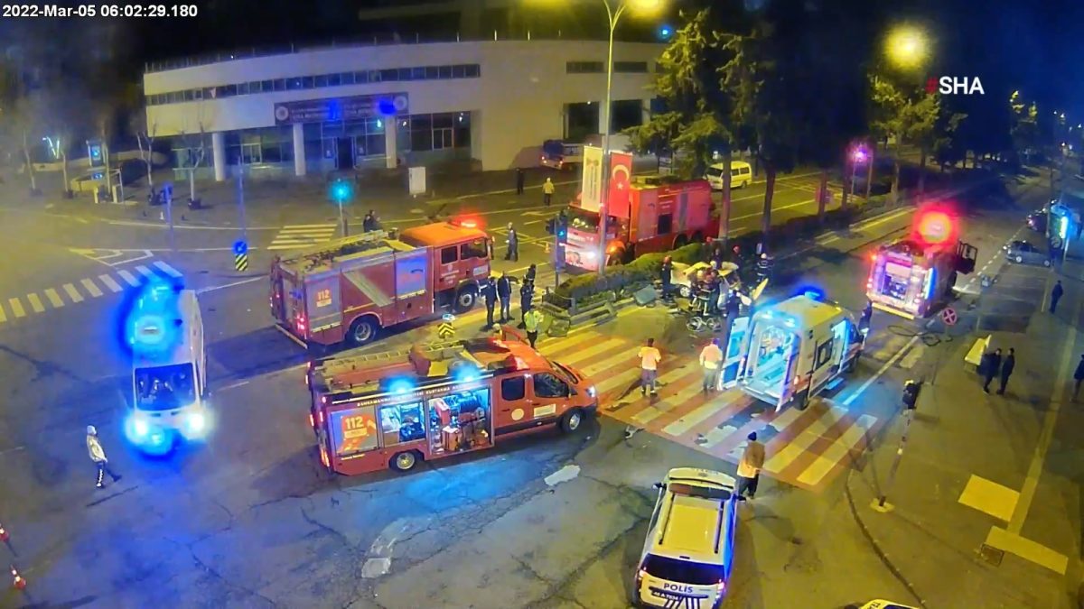 Belediye önündeki feci kaza