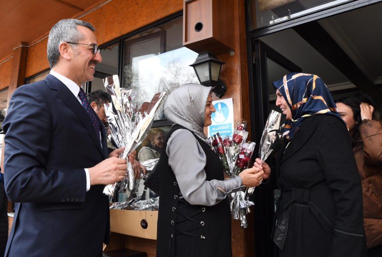 Başkan Güngör Kadın Çalışanlarla Bir Araya Geldi