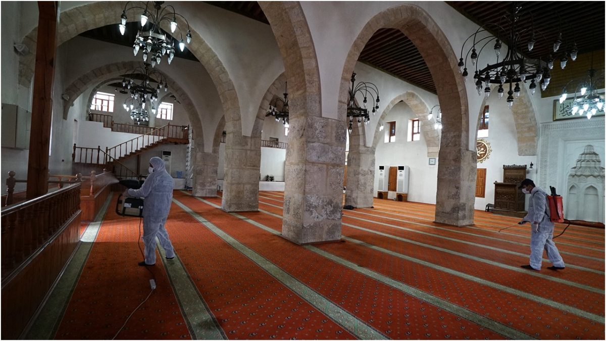 Kahramanmaraş’ta camilerde dezenfeksiyon çalışması