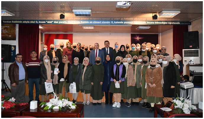 Başkan Mahçiçek, öğrencilere tecrübelerini aktarmaya devam ediyor