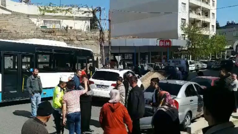 Kahramanmaraş’ta zincirleme kaza sonrası trafik kitlendi!