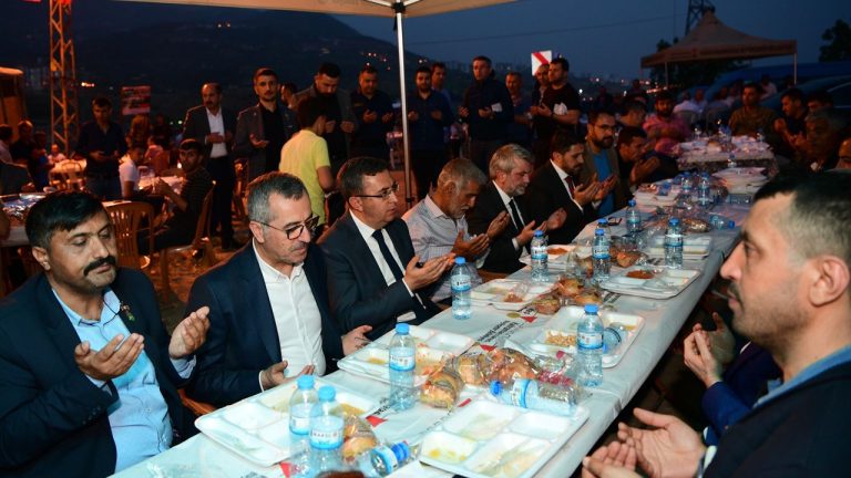 Başkan Güngör Şehit Gök’ün Mevlid – i Şerif programına katıldı